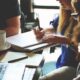 Soutien pour les assistantes sociales et étudiantes atteintes de troubles multi-dys